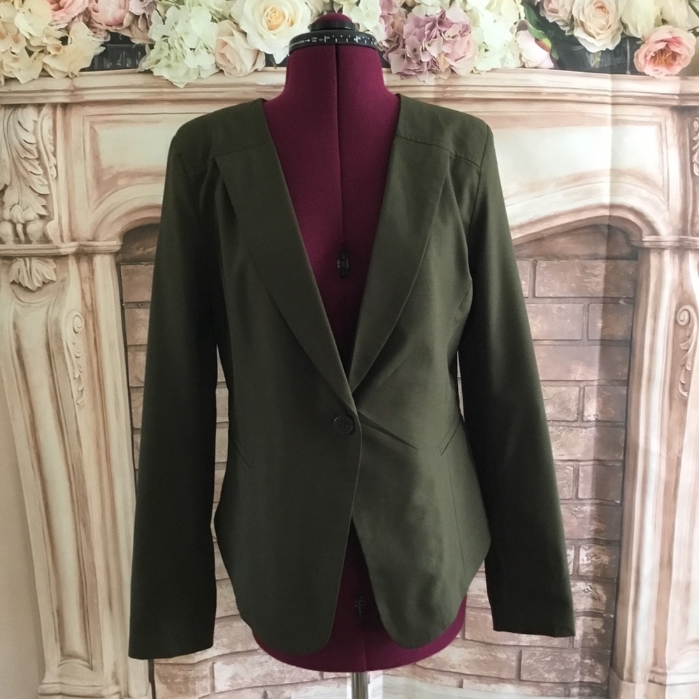 EUC Love Tree One Button Blazer Sz. M